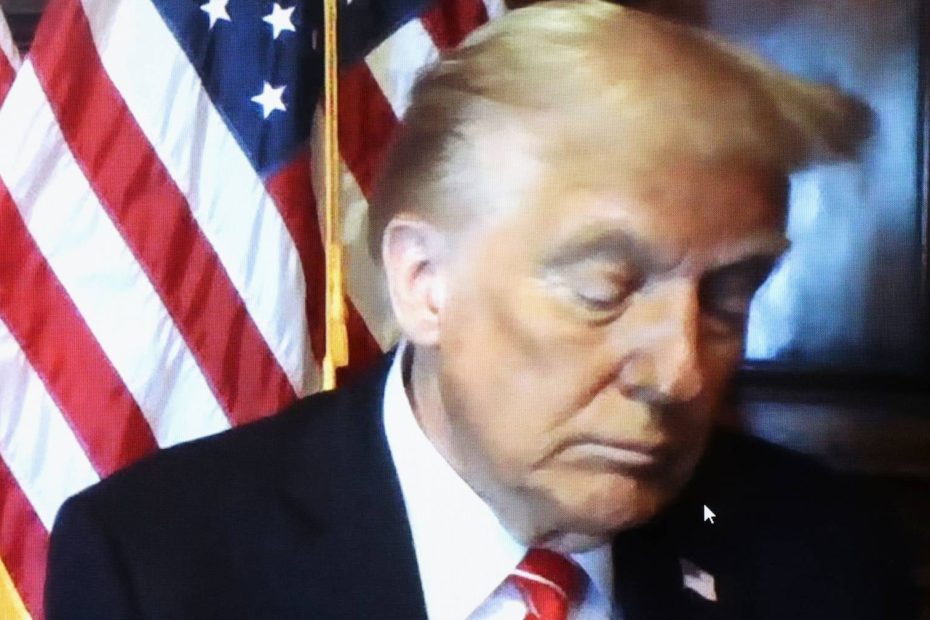 Trump chama a reação do procurador especial Jack Smith ao relatório desequilibrada