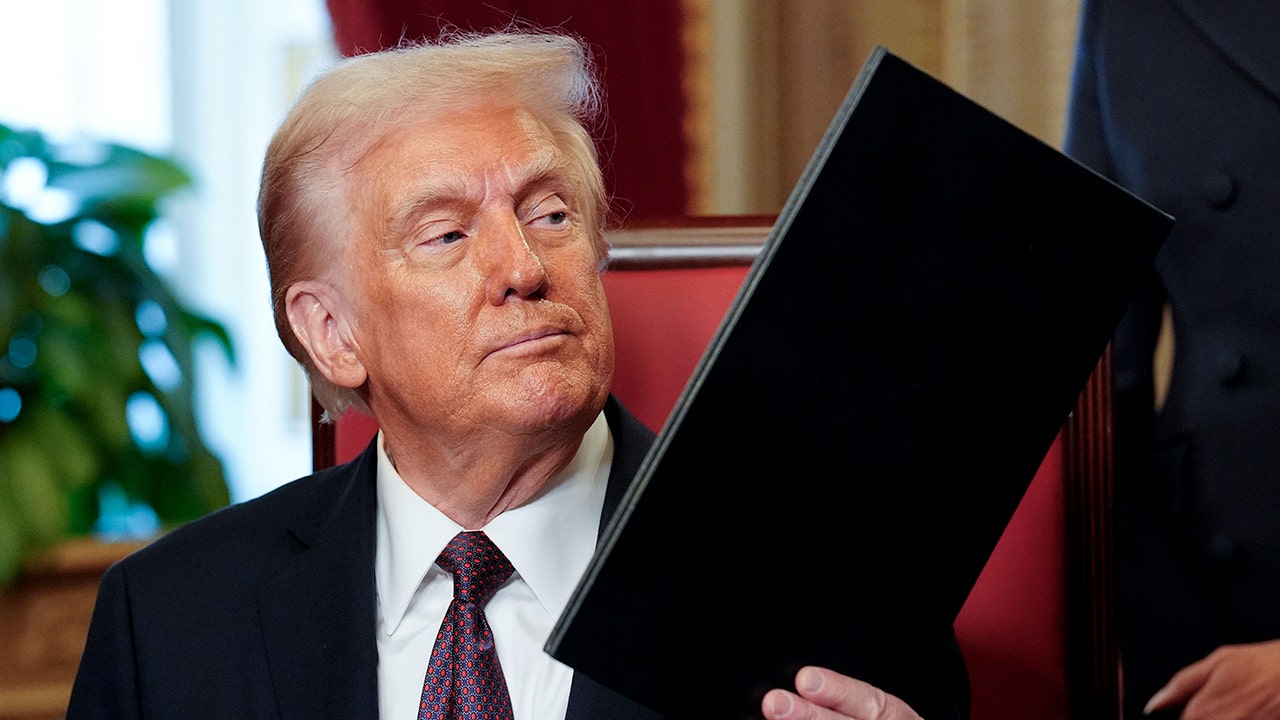 Trump orders US to withdraw from World Health Organization