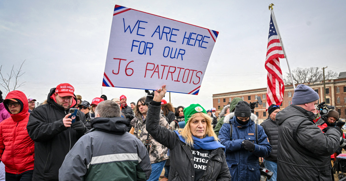 Trump pardons January 6 criminals