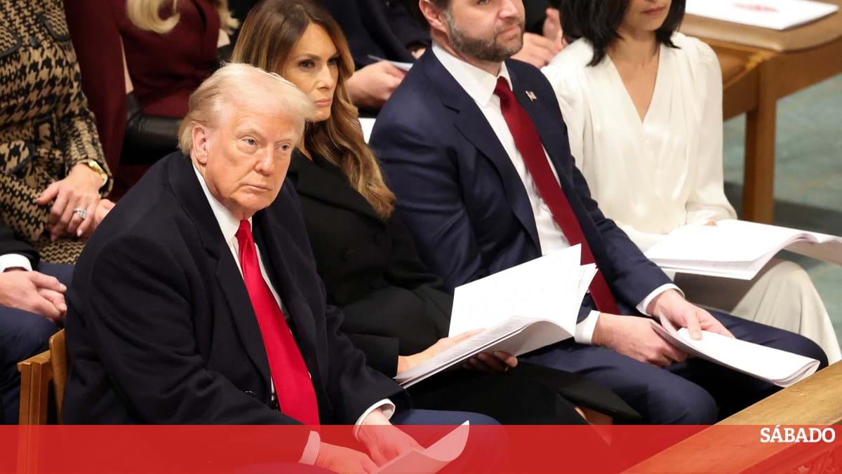 Trump participa de serviços religiosos e faz sermão sobre proteção de imigrantes e LGBT