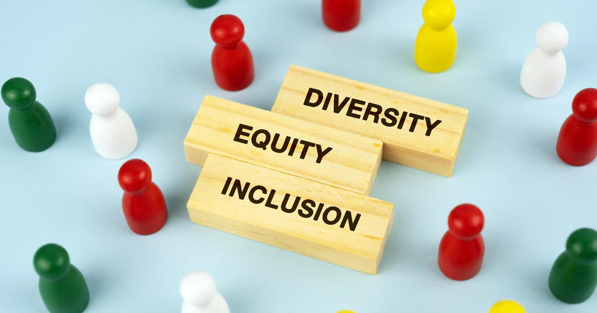 Trump signs order to end diversity programs