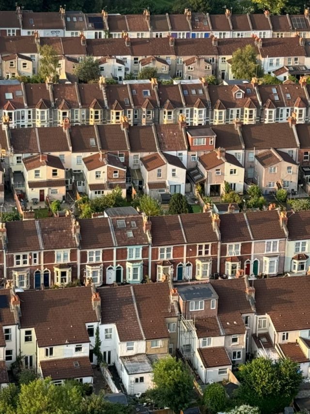 UK homeowners brace for higher mortgages as borrowing costs soar
