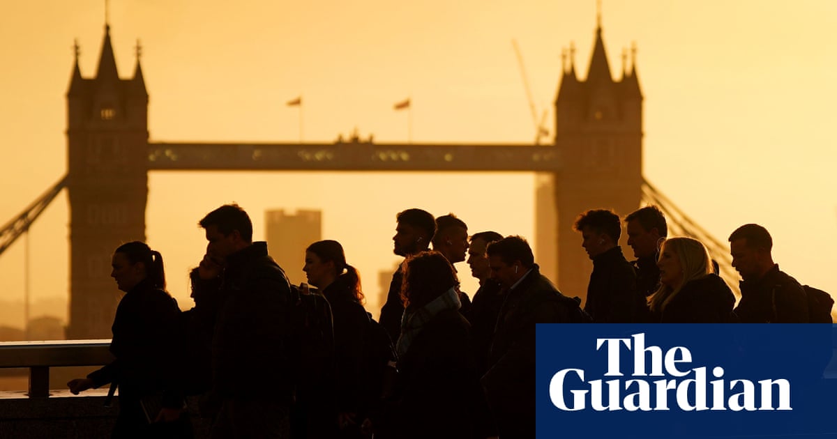 UK wage growth rises, increasing pressure to keep interest rates The Economics