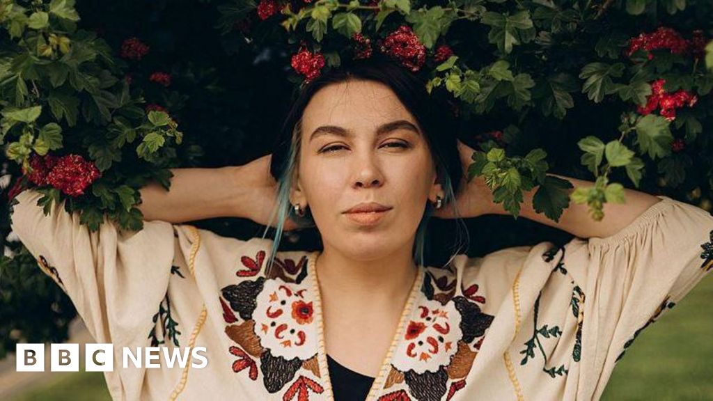 Ukrainian comedian responds to war with humor