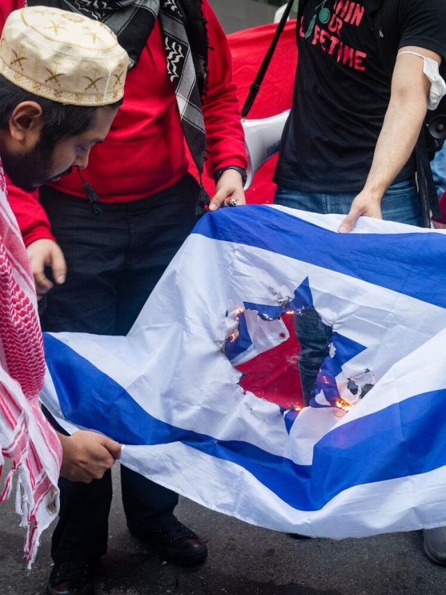 Um quarto do mundo apoia o Hamas. Uma em cada cinco pessoas nunca ouviu falar do Holocausto