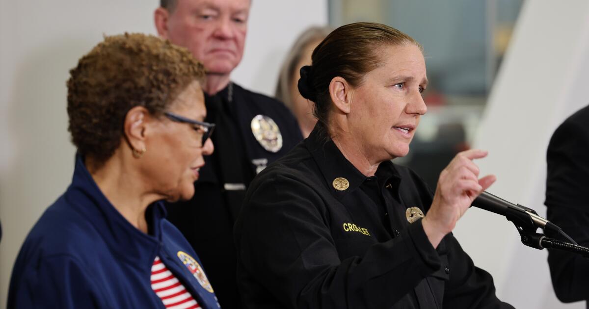 Unions rally in support of fire chief, denounce attacks on her performance