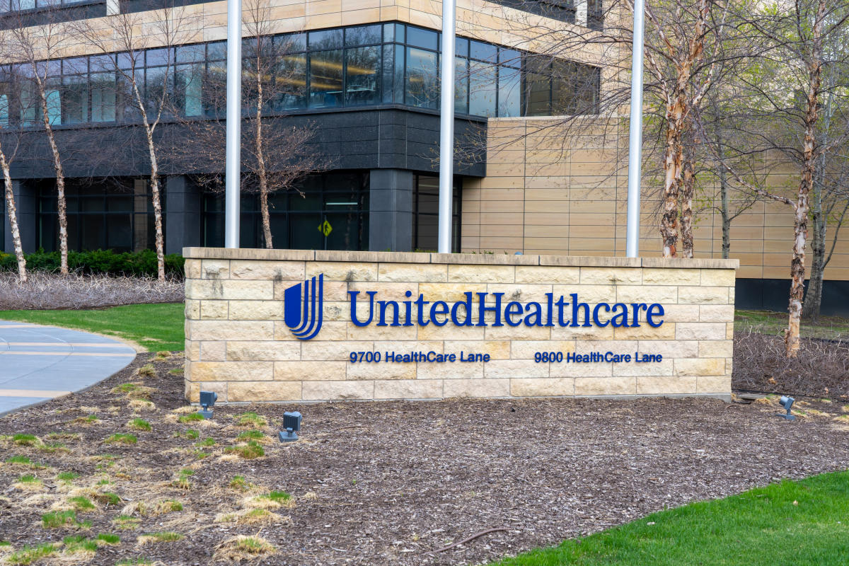 UnitedHealth Group names its health insurance chief to replace slain executive Brian Thompson
