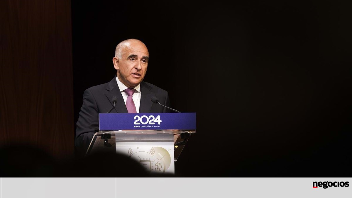 A CMVM promete investir um novo bolsa de ferramentas