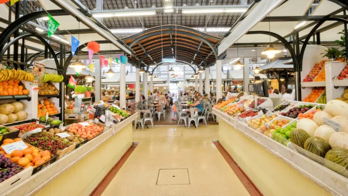 A Hall da Conferência de Lisboa aprova reduzir o valor das feiras de mercado e municipais