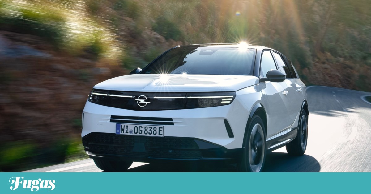 A New Opel Grandland adota uma variante híbrida conectada ao atual |