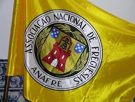 A paróquia confere opiniões negativas e tem a obrigação de comentar sobre a mídia local