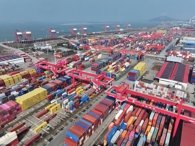 Analysis – Chinese exporters support the “rat race” that is far away from us