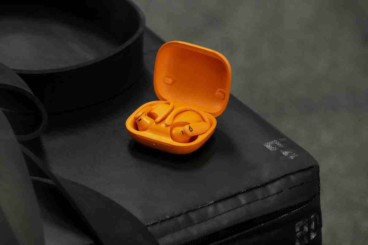 Apple brings heart rate monitoring to PowerBeats Pro 2
