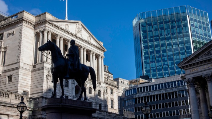 Bank of England forecasts half of growth and reduces interest rates to 4.5%