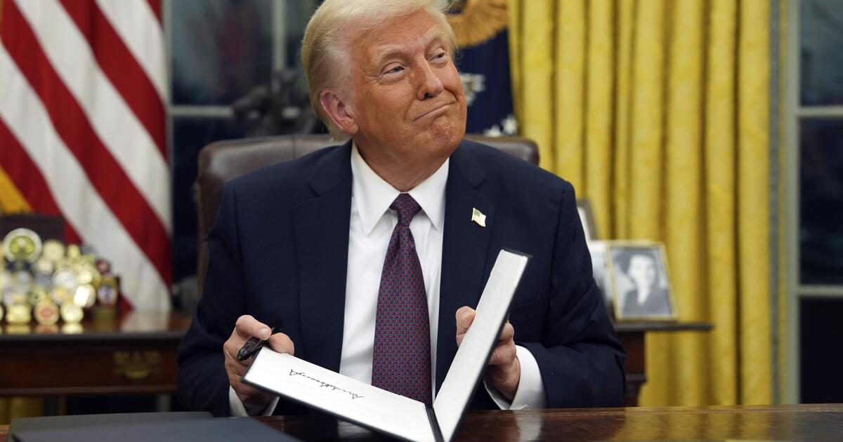 Column: The real motivation for Trump to rename the Gulf of Mexico