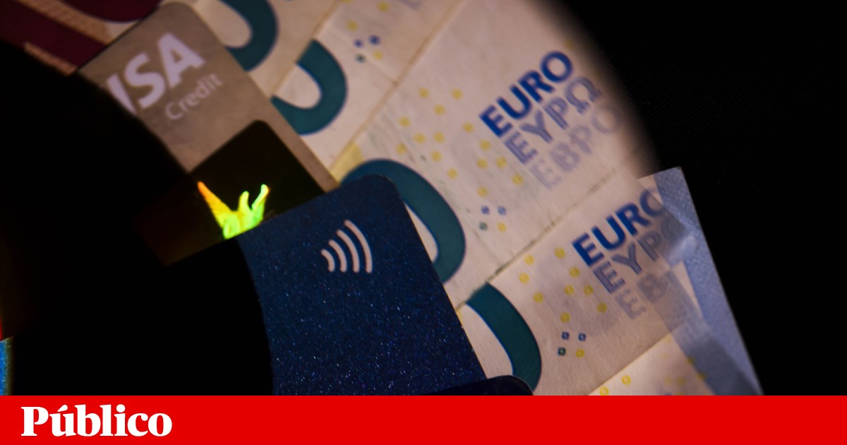 Contas de serviço bancário mínimo crescimento 11% |