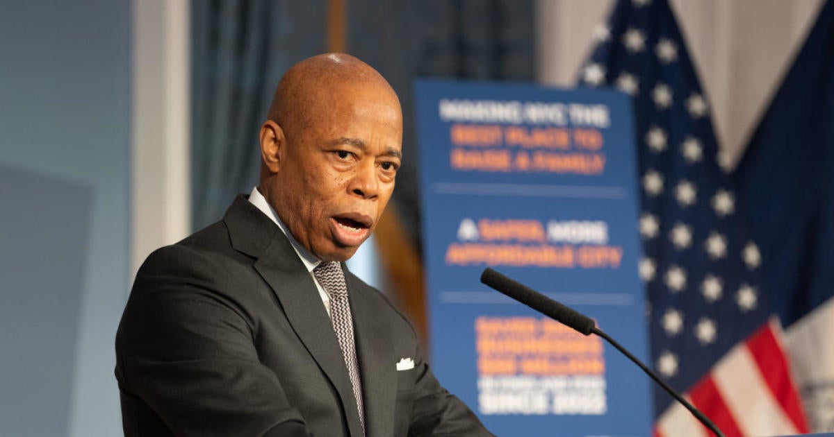 Department of Justice tells prosecutors to withdraw the case against New York Mayor Eric Adams