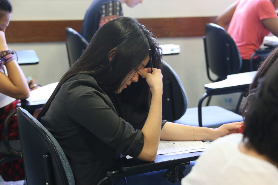 Ensino superior: as pessoas deslocadas sofrem mais do que o deslocamento