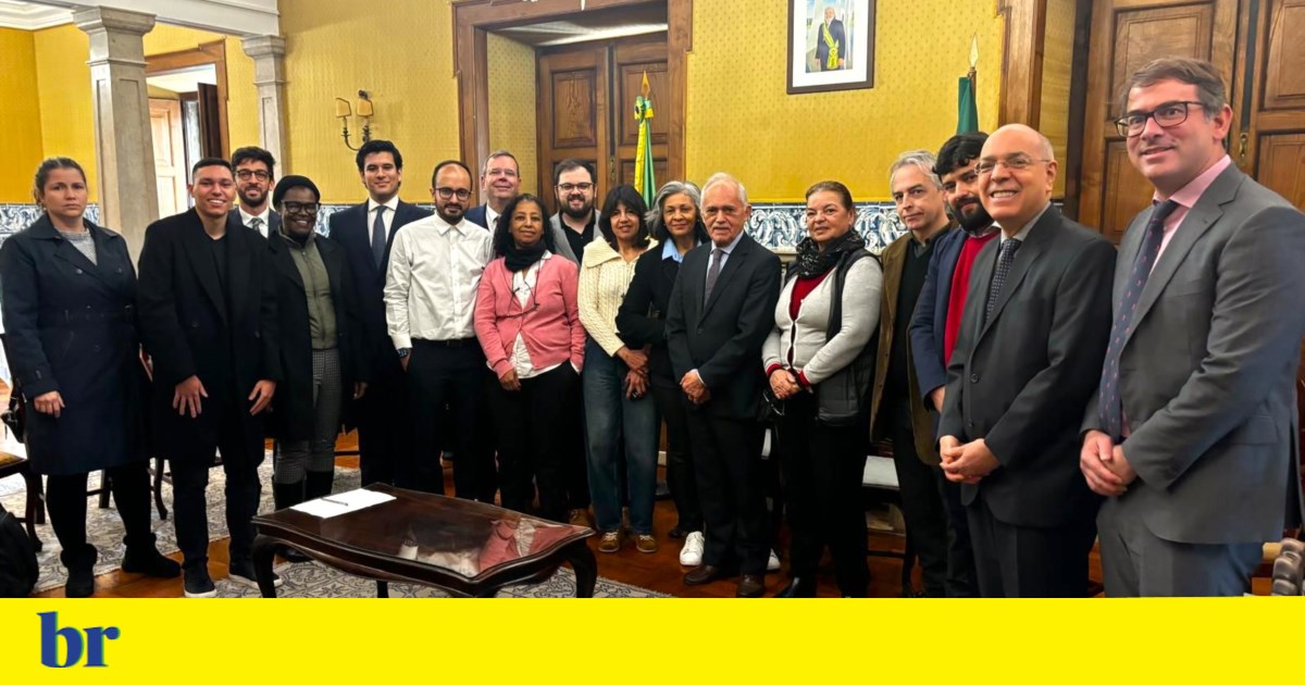 Faculdade de estudantes e Chang Li na Summit Portugal – Conferência líder do Brasil |
