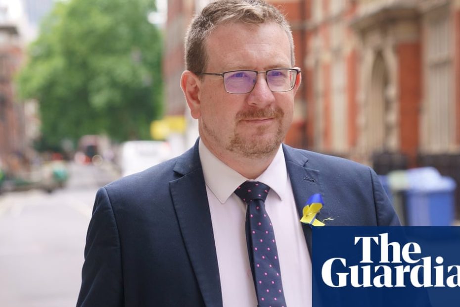 Health Minister Andrew Gwynne fired for offensive Whatsapp comment | Labor