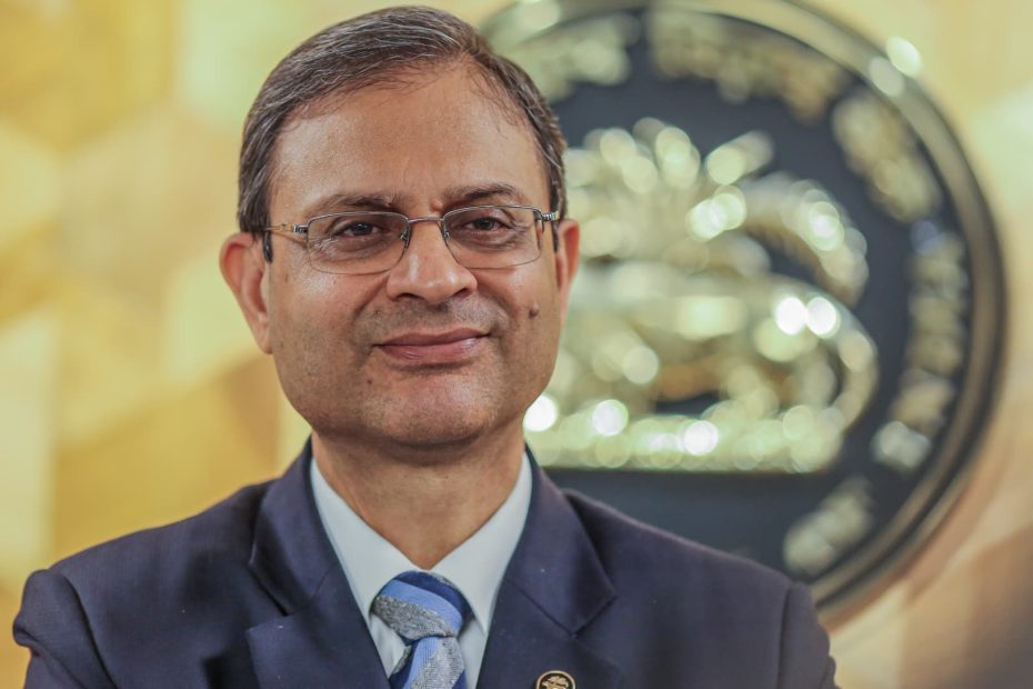 India's central bank lowers policy tax rates for the first time in nearly five years