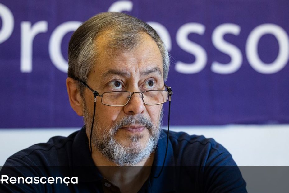 "Longe do sucesso".