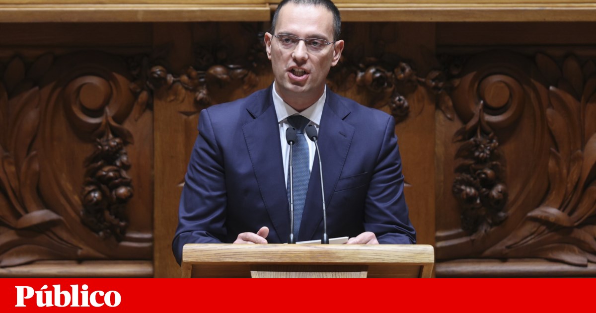 O Parlamento aceita moratória no social -democrata Alberto Marcado |