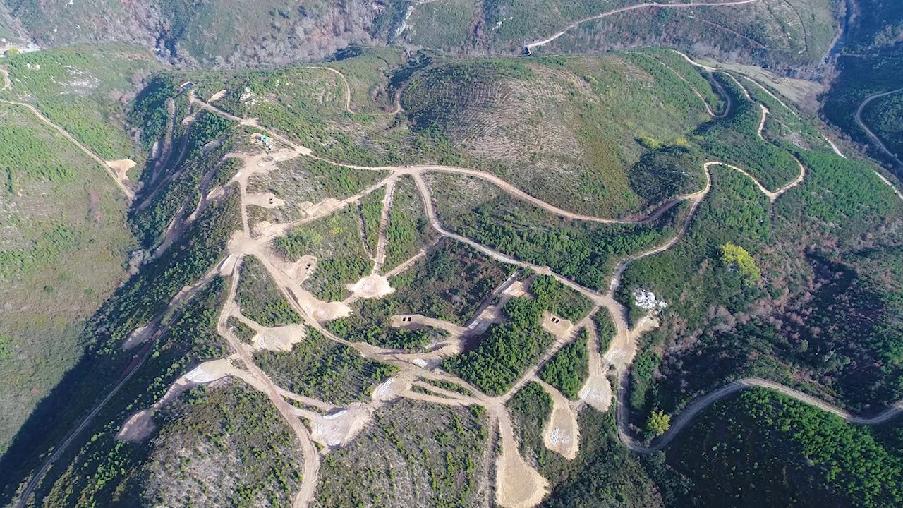 O tribunal suspendeu a exploração de Baroso. A população no terreno é “reconhecida”
