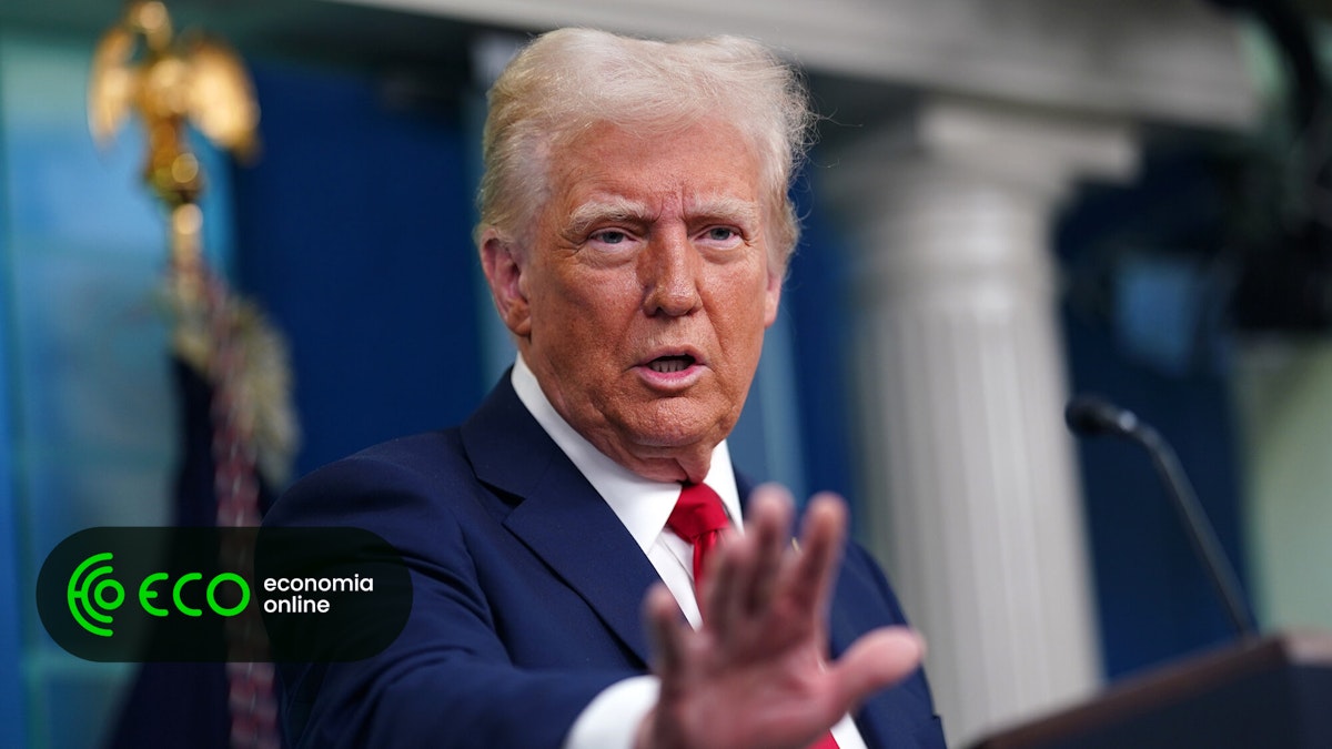 Zelensky é um 'ditador de não eleição', acusando Trump