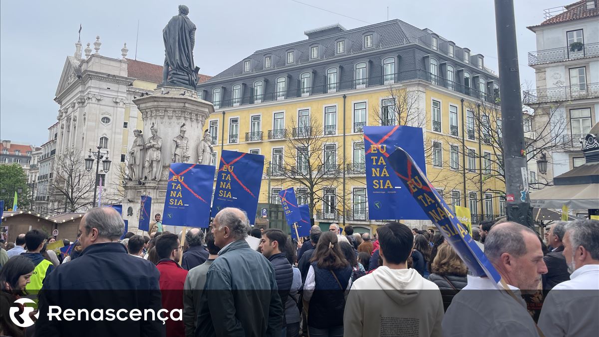 Papai enviou uma mensagem para Portugal, “Lifetime Walk 25”