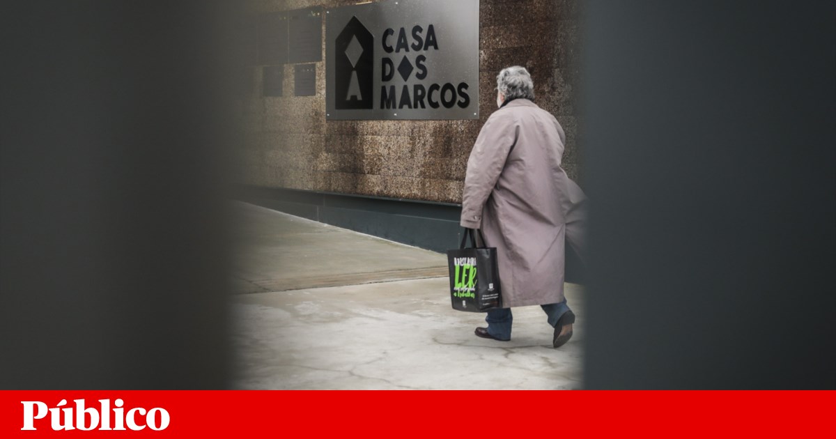 Pessoas muito raras correm o risco de fechar e cerca de 100 usuários foram embora sem resposta |