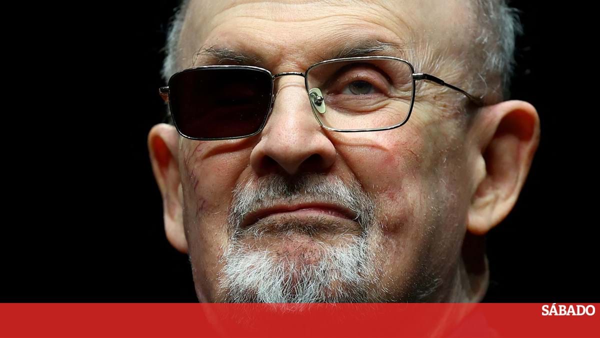 O homem que esfaqueia Salman Rushdie é condenado a 25 anos de prisão – mundo