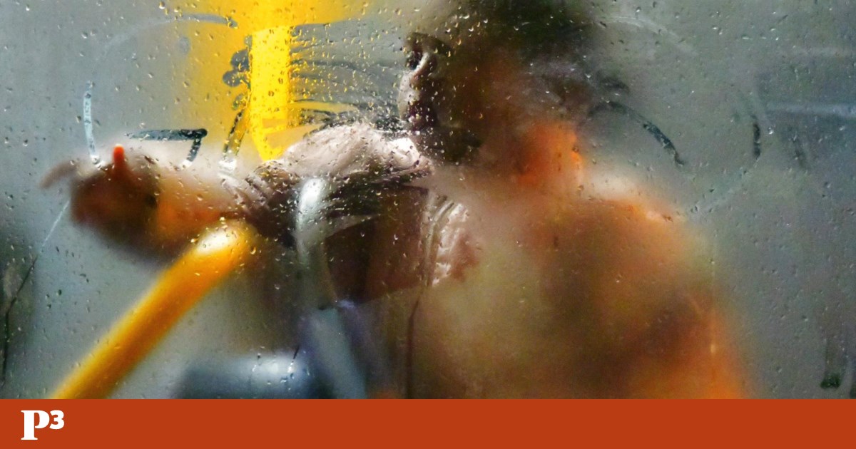 “Strange Beauty” dos passageiros de Londres |
