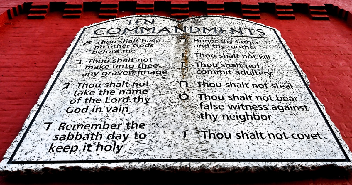 Texas bill will allow public schools' Ten Commandments and Bible reading