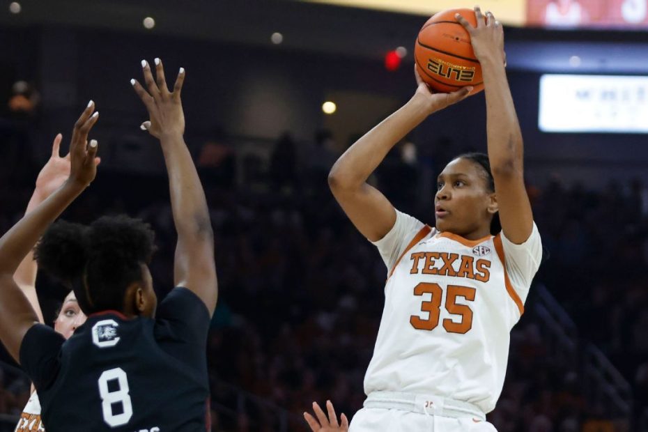 Texas ends South Carolina's 57-game SEC regular season winning streak