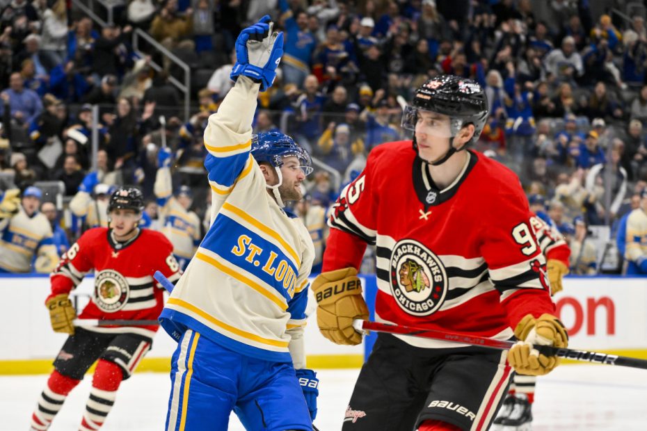 The Blackhawks dropped crazy game with Blues; lost a 6-5 gunfight
