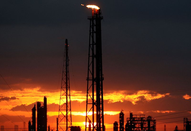 The optimized profit of the big oil in 2025 is dim