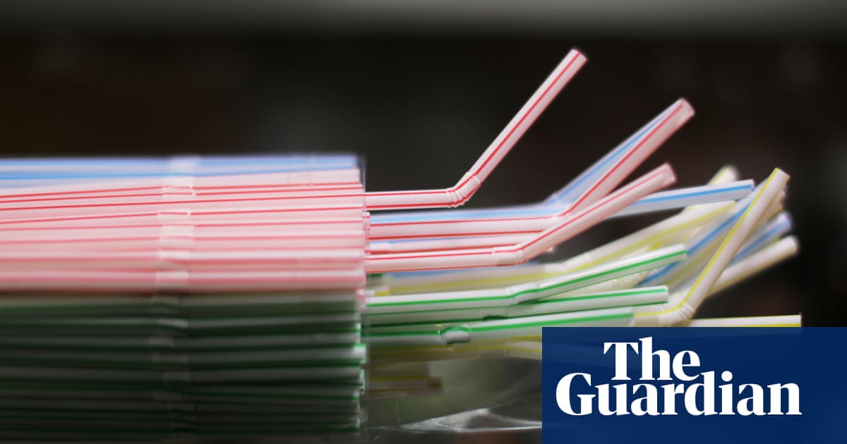 Trump reverses Biden's plan to phase out plastic straws in the U.S. government | Donald Trump