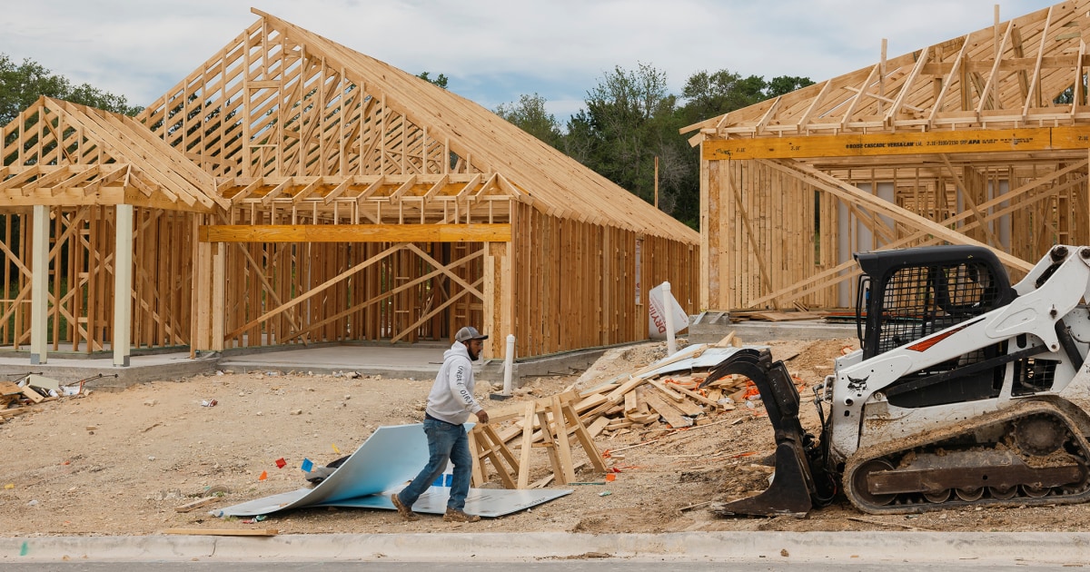 U.S. homebuilders alert tariffs as sentiment drops to five-month lows