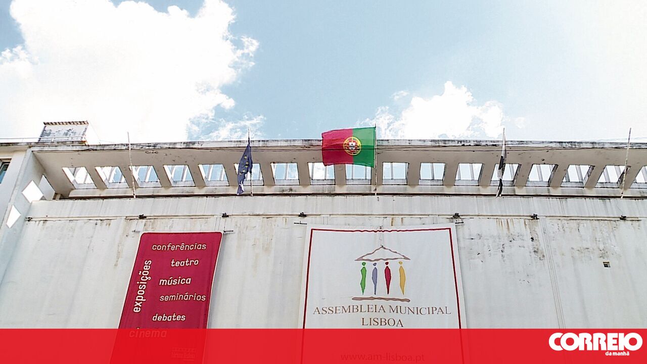 Nove anos depois de vencer a participação do Pavilhão de Lisboa no orçamento, Carneid continua a construir – política