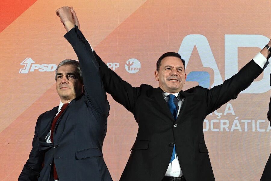 Anúncio em duas pesquisas em 10 dias de eleições – mas longe da maioria de IL