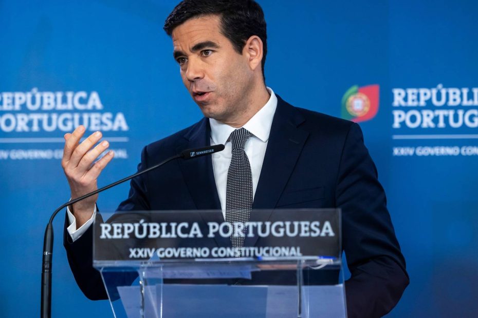 Atividades do governo antes do previsto e cancelaram a "Agenda das Festivas" em 25 de abril: o luto de Pope significa "reserva em comemorações"