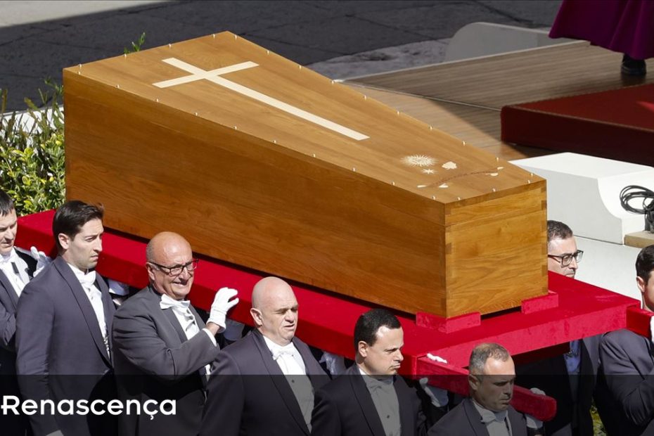 Francis executa a massa do Holme. "Ele é o papa entre as pessoas, aberto a todos"