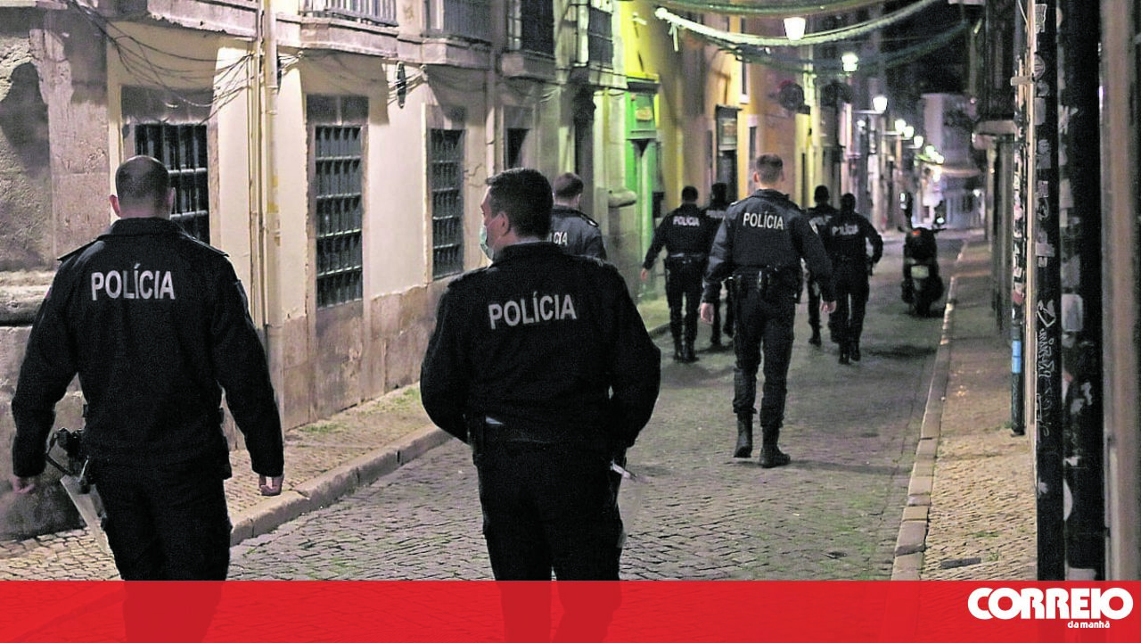 O filho foi fugido por PSP, a mãe foi para a equipe e disse que havia roubado o carro – Portugal
