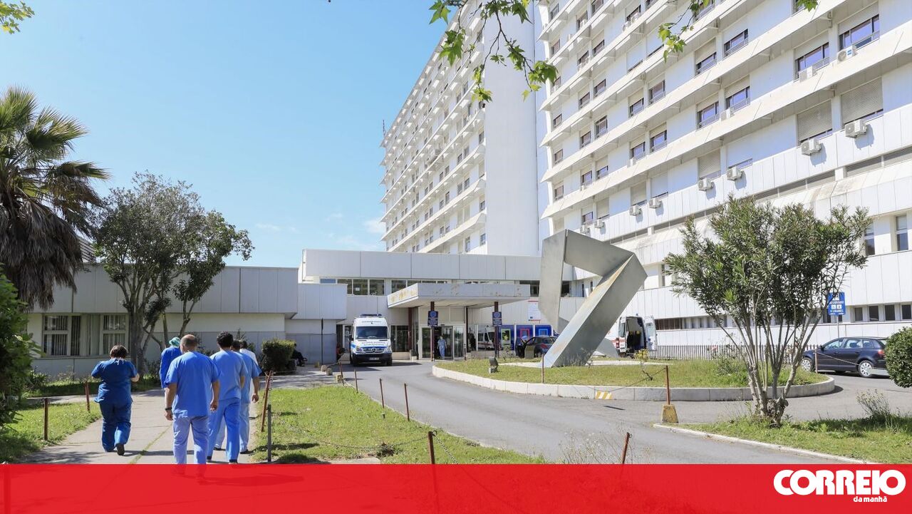 Quatro feridos em aparente colisão entre Almeirim-Portugal