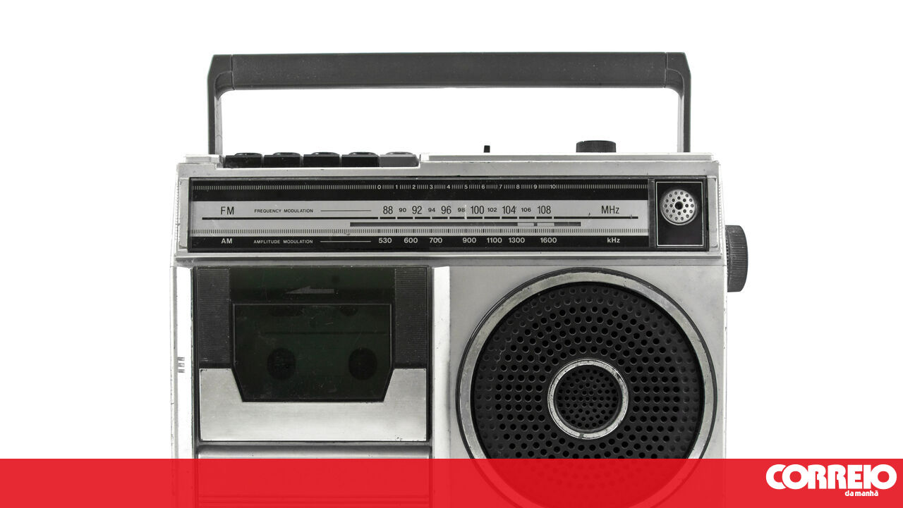 Procurando fotos de rádio após quedas de energia 4.594%, enquanto Powerbans 1.728% – Social
