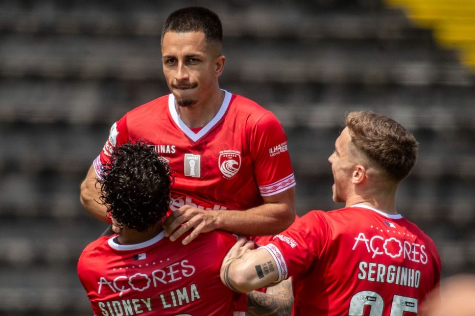 Santa Clara-Aark, 2-0 Nico se expande em major