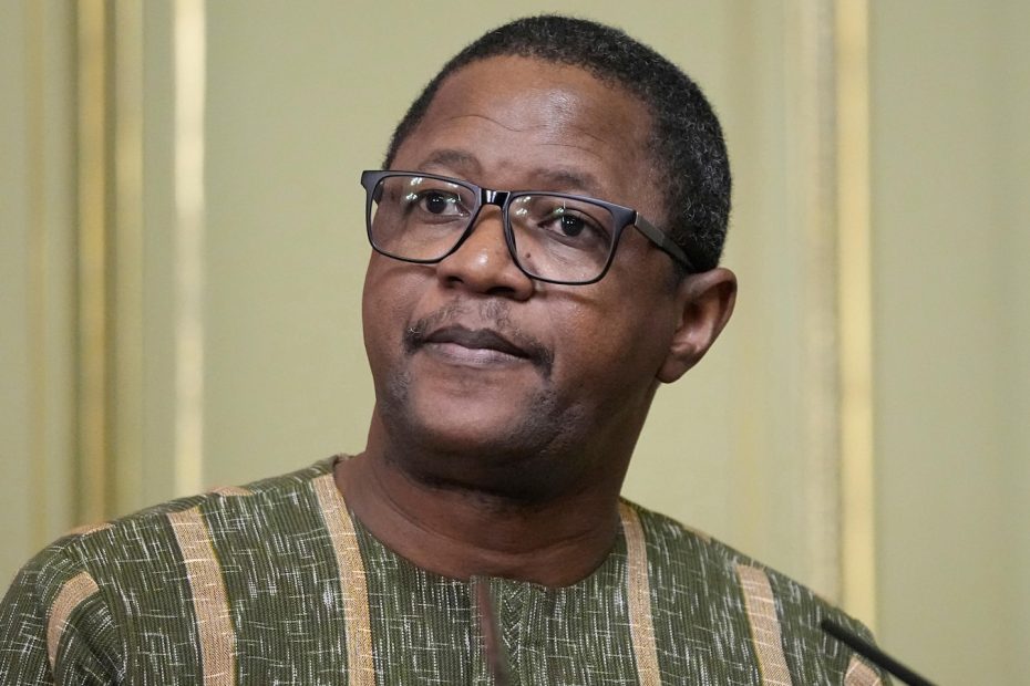 Thousands of Burkina Faso rally support the military government after alleged attempts