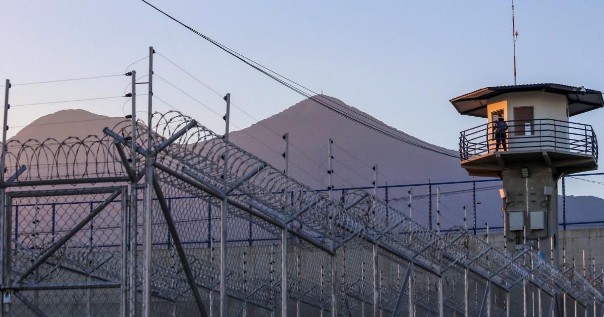 Judge orders Trump administration to allow lawyers to visit Venezuelan man in El Salvador prison