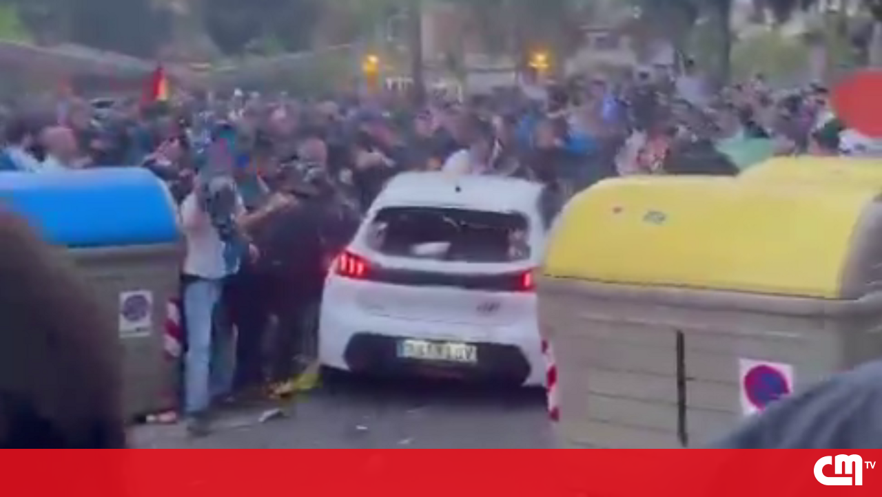 Dez pessoas ficaram feridas depois de correr perto do estádio Espanyol em Cornellà -el Prat – Video